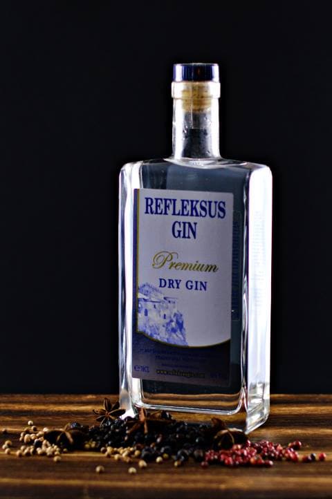 Refleksus Gin Premium Dry Gin bottle